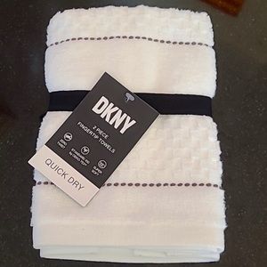 NWT DKNY His & Hers Set 4pc 100% Cotton Hand Towels White Grey